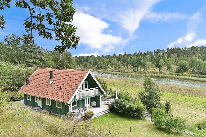 Takomläggning 1920 talshus tegelpannor, Tumba, Storvreten